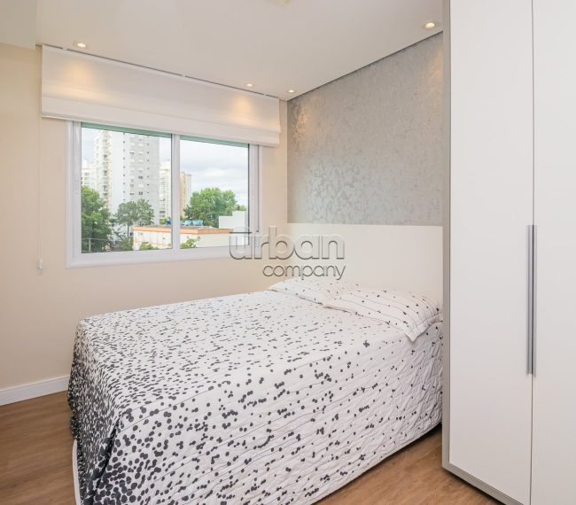 Apartamento com 73m², 2 quartos, 2 vagas, no bairro Passo da Areia em Porto Alegre