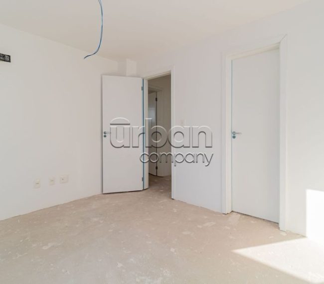 Apartamento com 79m², 2 quartos, 1 suíte, 1 vaga, no bairro Passo da Areia em Porto Alegre