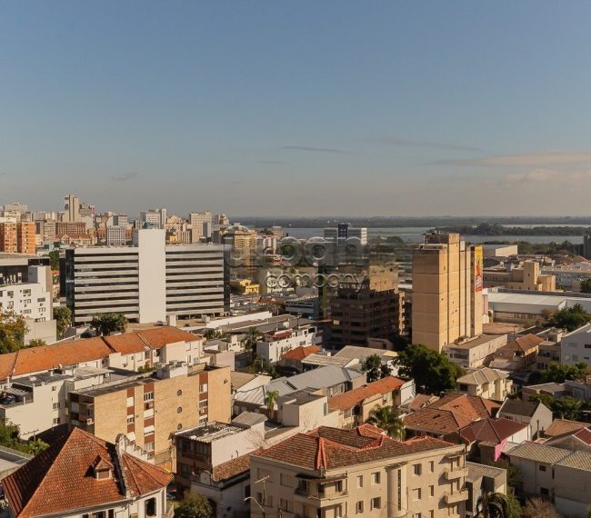 Cobertura com 256m², 4 quartos, 1 suíte, 2 vagas, no bairro Moinhos de Vento em Porto Alegre