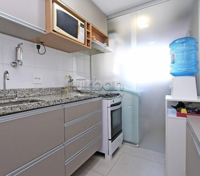 Apartamento com 83m², 3 quartos, 1 suíte, 2 vagas, no bairro Passo da Areia em Porto Alegre