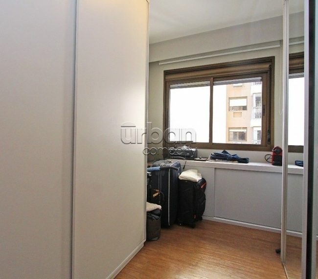 Apartamento com 83m², 3 quartos, 1 suíte, 2 vagas, no bairro Passo da Areia em Porto Alegre