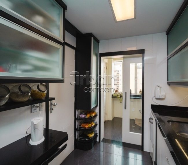 Apartamento com 113m², 3 quartos, 1 suíte, 2 vagas, no bairro Petrópolis em Porto Alegre