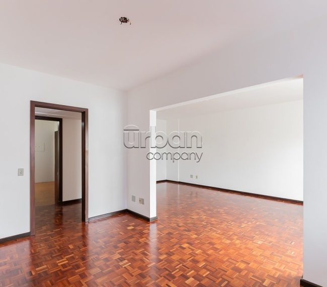 Apartamento com 134m², 3 quartos, 1 suíte, 2 vagas, no bairro Auxiliadora em Porto Alegre