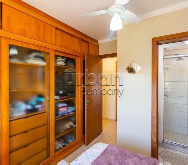 Apartamento com 72m², 3 quartos, 1 suíte, 1 vaga, no bairro Jardim do Salso em Porto Alegre