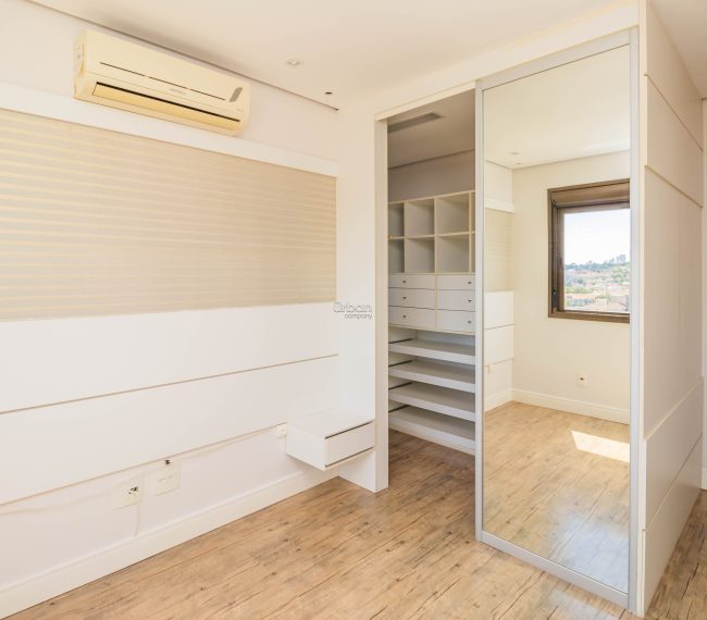 Apartamento com 65m², 2 quartos, 1 suíte, 1 vaga, no bairro Passo da Areia em Porto Alegre