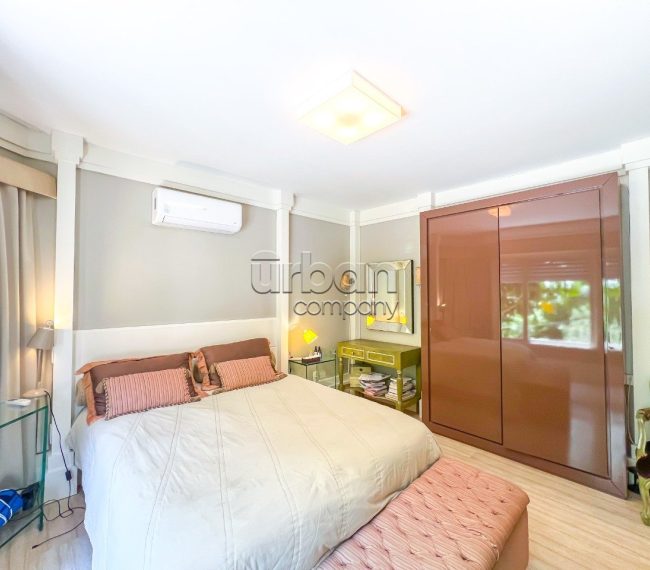 Apartamento com 142m², 3 quartos, 1 suíte, 2 vagas, no bairro Bela Vista em Porto Alegre