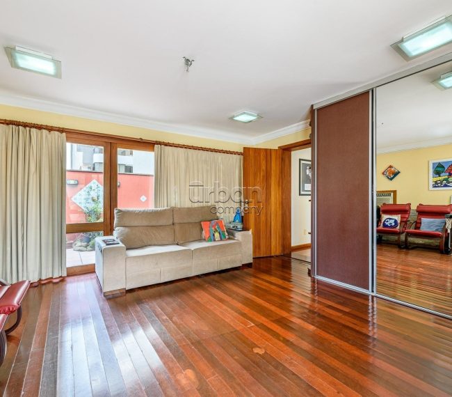 Apartamento Garden com 219m², 3 quartos, 1 suíte, 2 vagas, no bairro Petrópolis em Porto Alegre