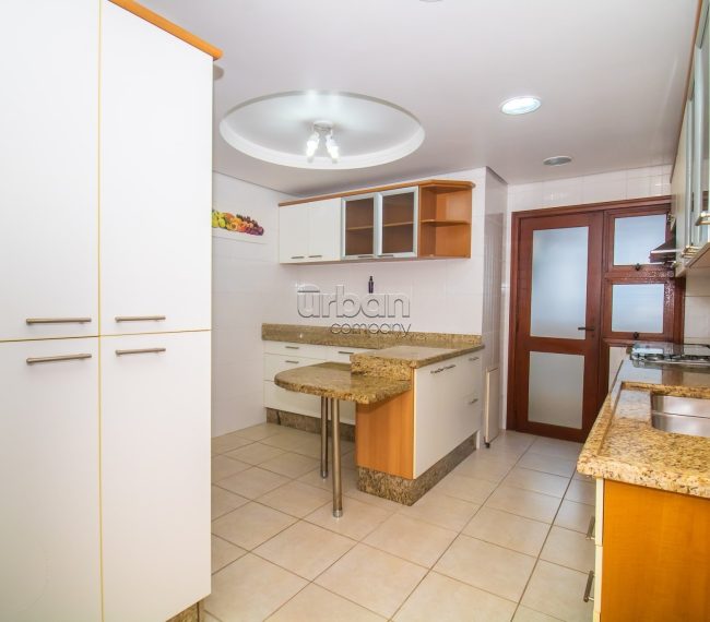 Apartamento com 146m², 3 quartos, 1 suíte, 2 vagas, no bairro Mont Serrat em Porto Alegre