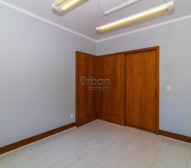 Apartamento com 146m², 3 quartos, 1 suíte, 2 vagas, no bairro Mont Serrat em Porto Alegre