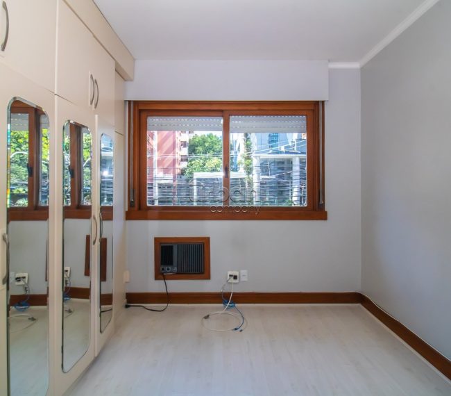 Apartamento com 146m², 3 quartos, 1 suíte, 2 vagas, no bairro Mont Serrat em Porto Alegre