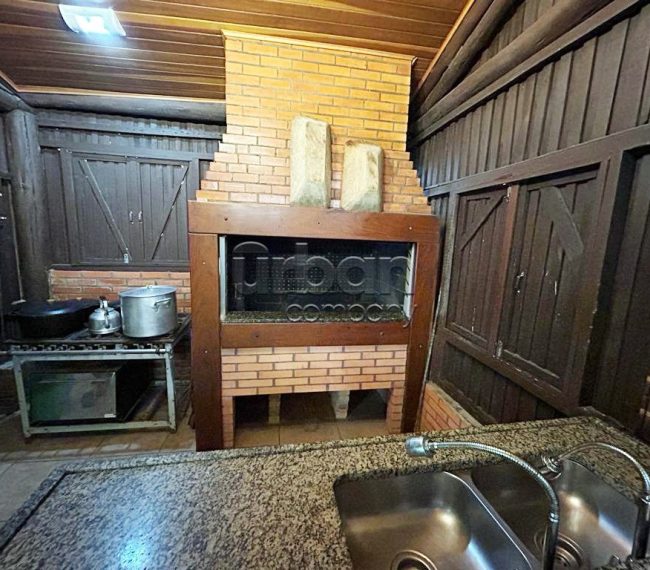 Apartamento com 146m², 3 quartos, 1 suíte, 2 vagas, no bairro Mont Serrat em Porto Alegre