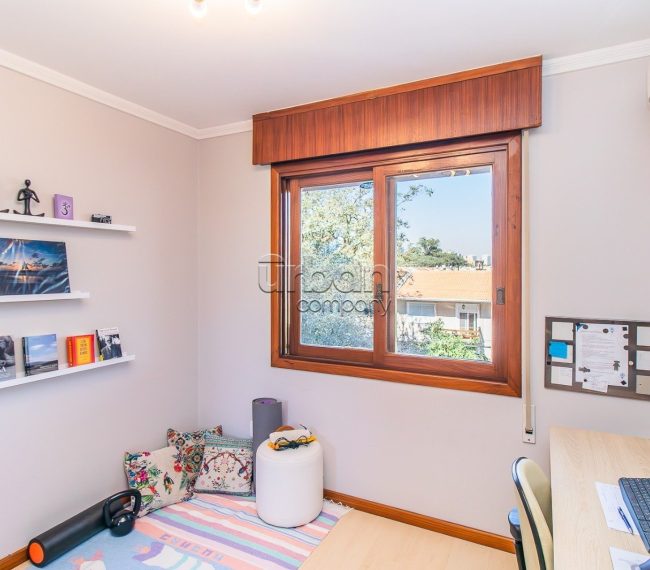 Apartamento com 93m², 2 quartos, 1 suíte, 2 vagas, no bairro Jardim Lindóia em Porto Alegre