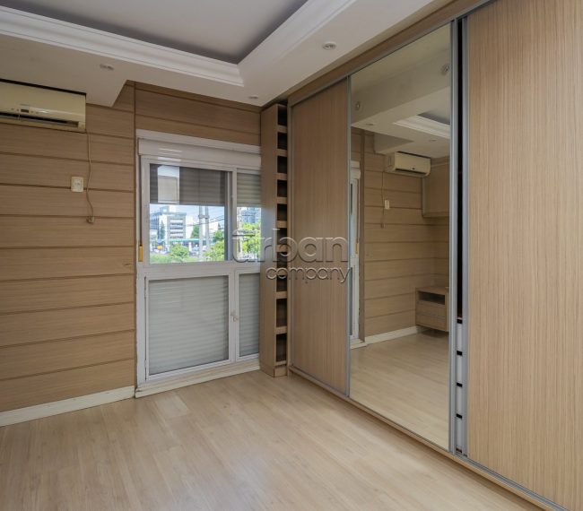 Apartamento com 146m², 3 quartos, 1 suíte, 1 vaga, no bairro Menido Deus em Porto Alegre