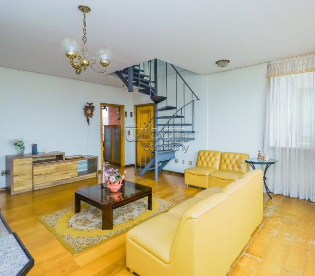 Apartamento com 246m², 3 quartos, 1 suíte, 2 vagas, no bairro Jardim Botânico em Porto Alegre