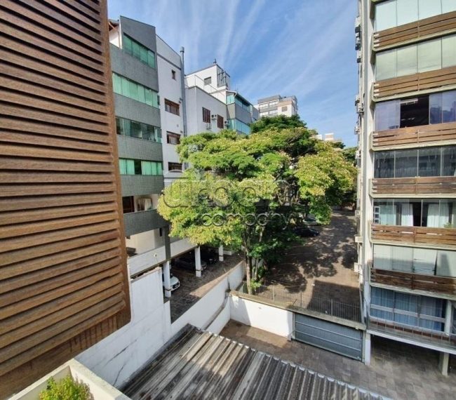 Apartamento com 141m², 3 quartos, 1 suíte, 2 vagas, no bairro Petrópolis em Porto Alegre