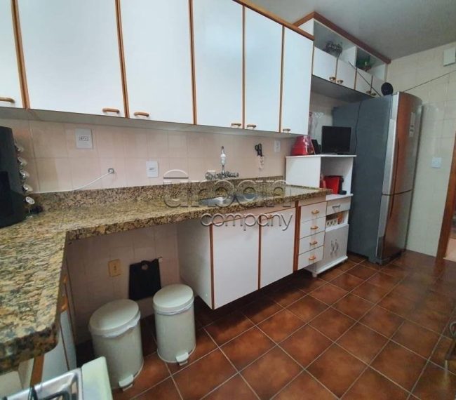 Apartamento com 141m², 3 quartos, 1 suíte, 2 vagas, no bairro Petrópolis em Porto Alegre