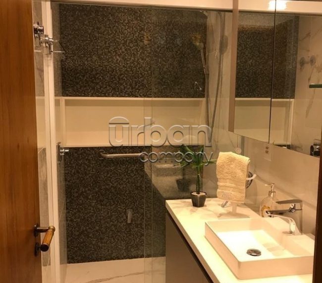 Apartamento com 141m², 3 quartos, 1 suíte, 2 vagas, no bairro Petrópolis em Porto Alegre