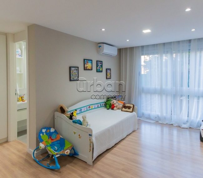 Apartamento com 325m², 3 quartos, 3 suítes, 3 vagas, no bairro Jardim Europa em Porto Alegre