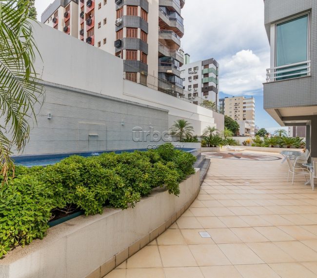 Apartamento com 105m², 3 quartos, 1 suíte, 2 vagas, no bairro Petrópolis em Porto Alegre