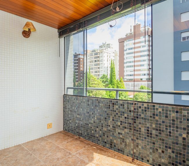 Apartamento com 101m², 2 quartos, 1 suíte, 1 vaga, no bairro Petrópolis em Porto Alegre