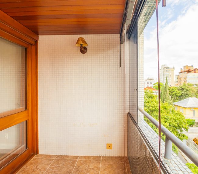 Apartamento com 101m², 2 quartos, 1 suíte, 1 vaga, no bairro Petrópolis em Porto Alegre