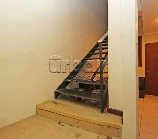 Casa comercial com 221m², 2 vagas, no bairro Rio Branco em Porto Alegre