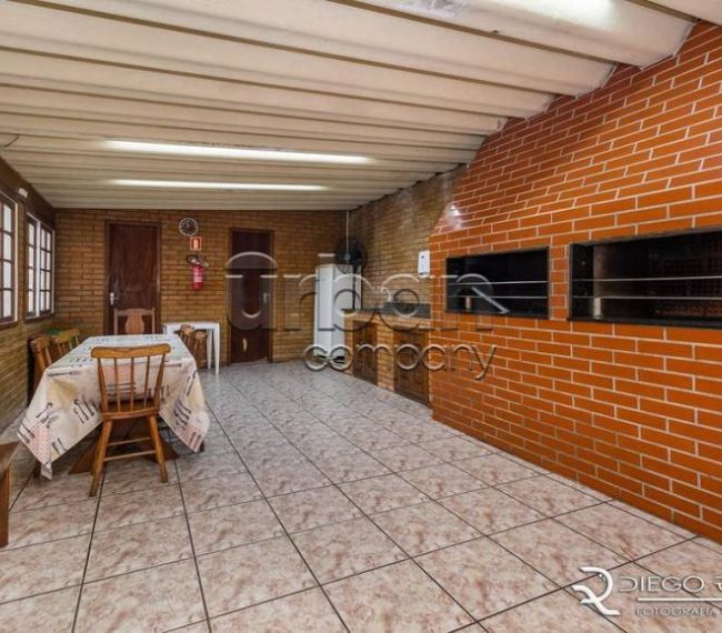 Apartamento com 80m², 3 quartos, 1 suíte, 2 vagas, no bairro Cristo Redentor em Porto Alegre