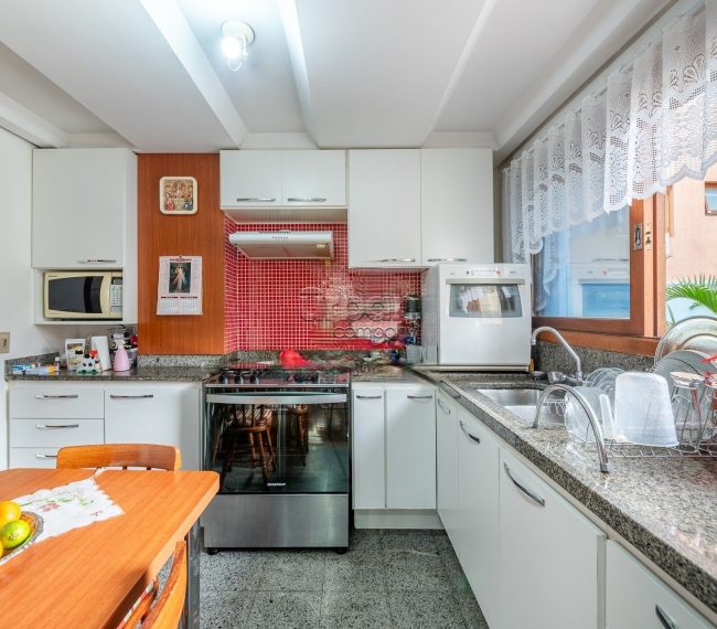 Apartamento Garden com 244m², 3 quartos, 1 suíte, 3 vagas, no bairro Petrópolis em Porto Alegre