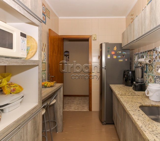 Apartamento com 88m², 3 quartos, 1 suíte, 1 vaga, no bairro Passo da Areia em Porto Alegre