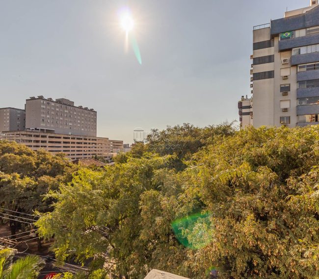 Apartamento com 114m², 3 quartos, 1 suíte, 1 vaga, no bairro Moinhos de Vento em Porto Alegre