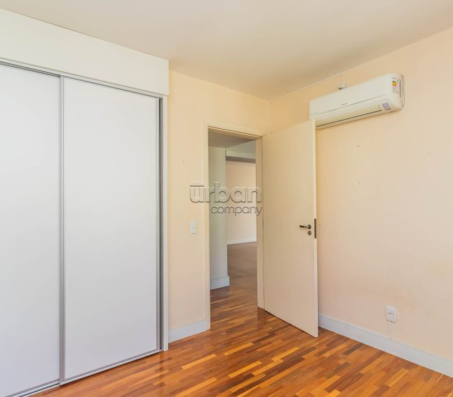 Apartamento com 114m², 3 quartos, 1 suíte, 1 vaga, no bairro Moinhos de Vento em Porto Alegre