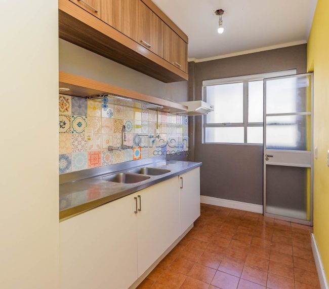 Apartamento com 114m², 3 quartos, 1 suíte, 1 vaga, no bairro Moinhos de Vento em Porto Alegre