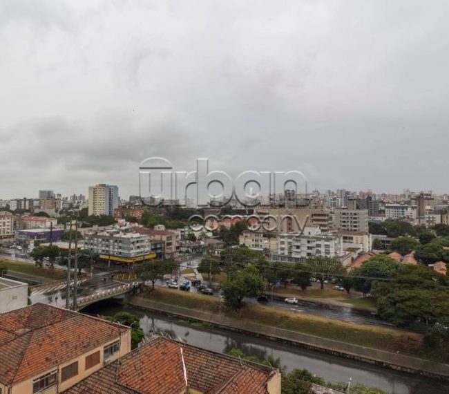 Sala com 36m², 1 vaga, no bairro Santana em Porto Alegre