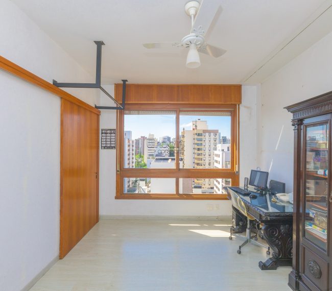 Apartamento com 347m², 4 quartos, 1 suíte, 3 vagas, no bairro Rio Branco em Porto Alegre