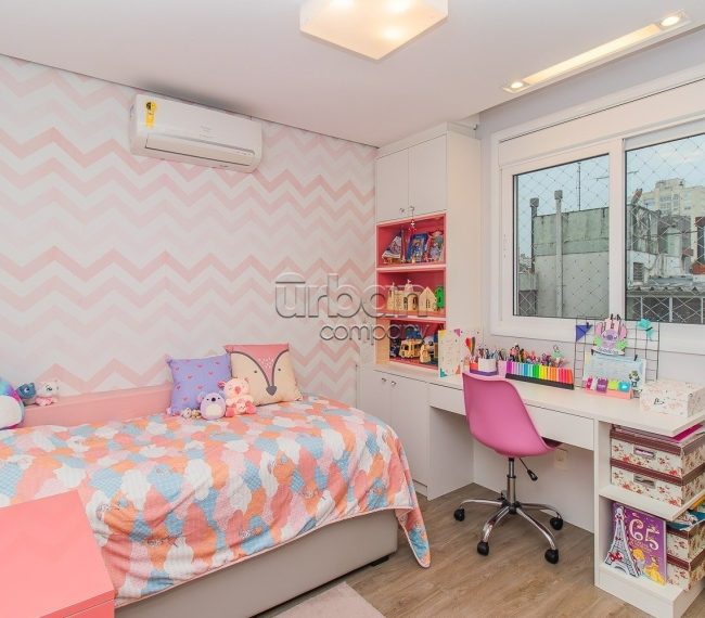 Apartamento com 102m², 3 quartos, 1 suíte, 3 vagas, no bairro Auxiliadora em Porto Alegre