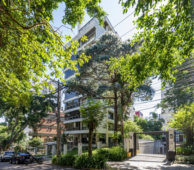 Apartamento com 246m², 3 quartos, 1 suíte, 2 vagas, no bairro Petrópolis em Porto Alegre