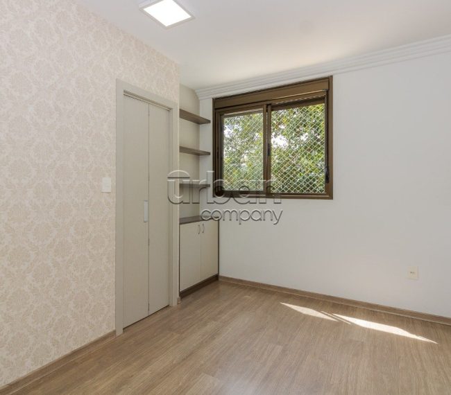 Apartamento com 108m², 3 quartos, 1 suíte, 2 vagas, no bairro Cristo Redentor em Porto Alegre