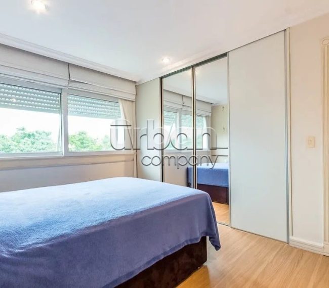 Cobertura com 248m², 3 quartos, 1 suíte, 2 vagas, no bairro Mont Serrat em Porto Alegre