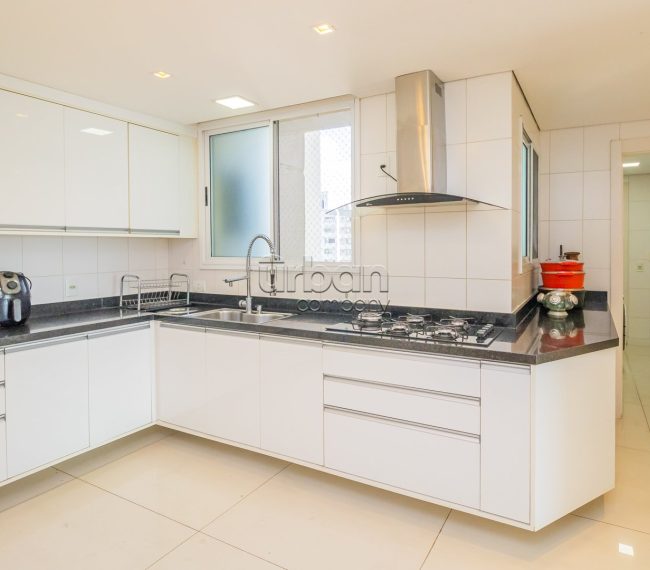 Apartamento com 199m², 4 quartos, 3 suítes, 3 vagas, no bairro Jardim do Salso em Porto Alegre