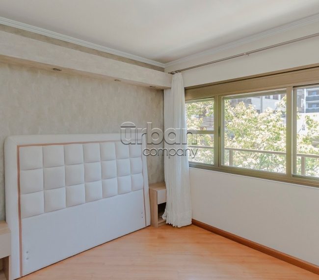 Apartamento com 120m², 3 quartos, 1 suíte, 2 vagas, no bairro Petrópolis em Porto Alegre