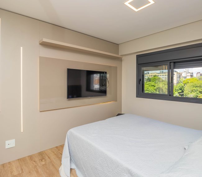 Apartamento com 77m², 2 quartos, 1 suíte, 2 vagas, no bairro Moinhos de Vento em Porto Alegre