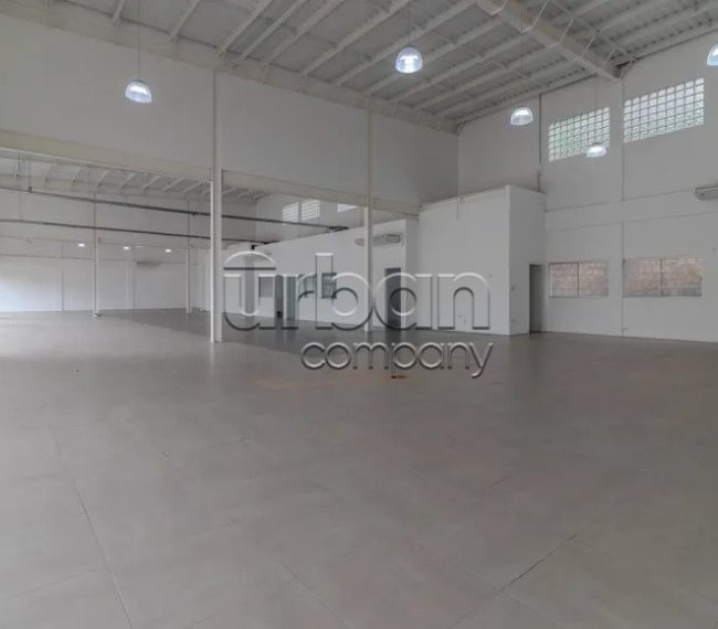 Prédio Comercial com 1300m², 25 vagas, no bairro Jardim Botânico em Porto Alegre