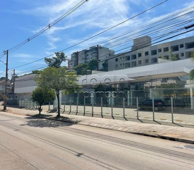 Prédio Comercial com 1300m², 25 vagas, no bairro Jardim Botânico em Porto Alegre