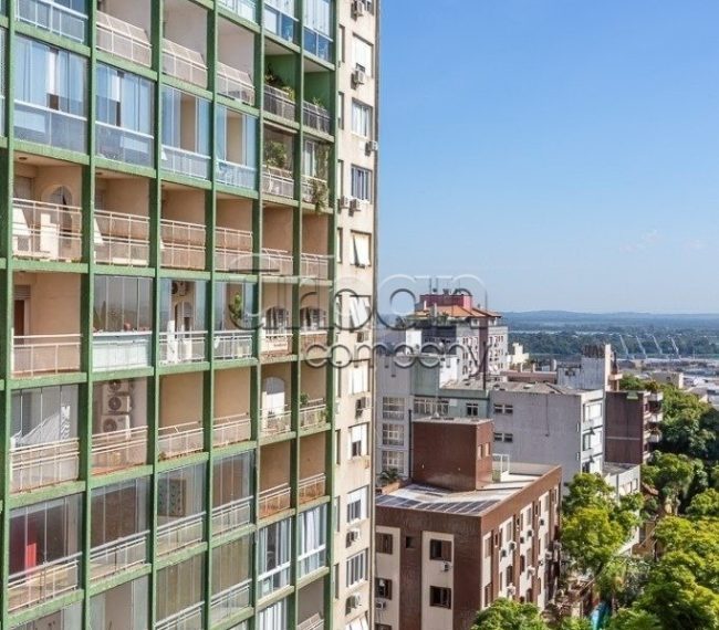 Apartamento com 185m², 3 quartos, 1 suíte, 1 vaga, no bairro Moinhos de Vento em Porto Alegre