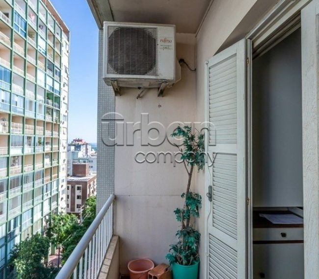 Apartamento com 185m², 3 quartos, 1 suíte, 1 vaga, no bairro Moinhos de Vento em Porto Alegre