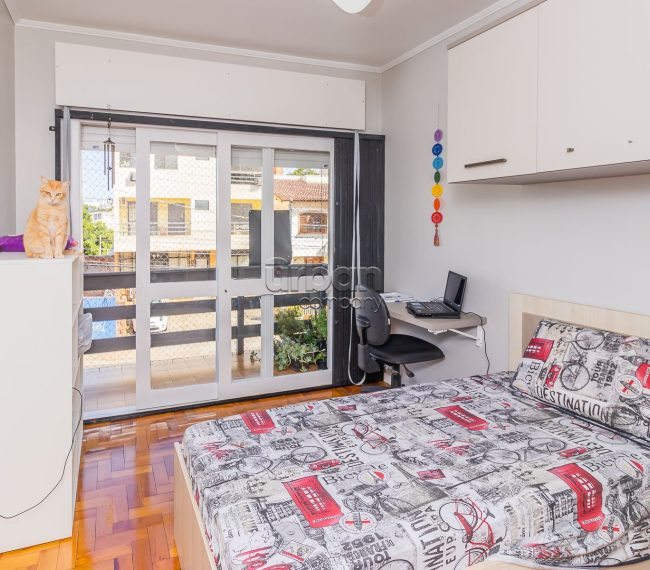 Apartamento com 100m², 3 quartos, 1 suíte, 2 vagas, no bairro Cristo Redentor em Porto Alegre