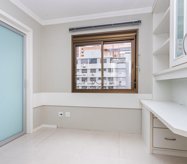 Apartamento com 94m², 3 quartos, 1 suíte, 3 vagas, no bairro Petrópolis em Porto Alegre