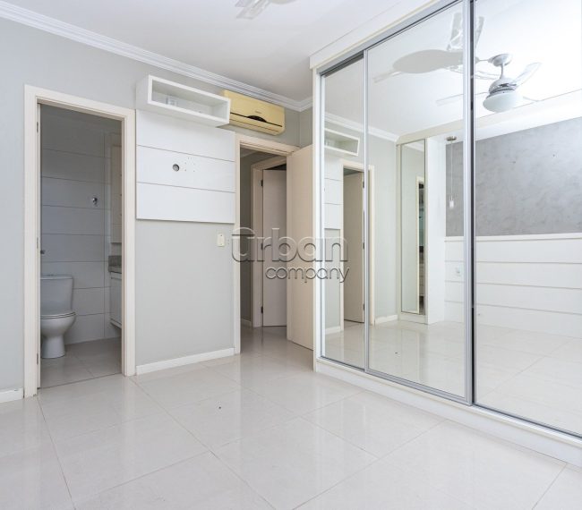 Apartamento com 94m², 3 quartos, 1 suíte, 3 vagas, no bairro Petrópolis em Porto Alegre