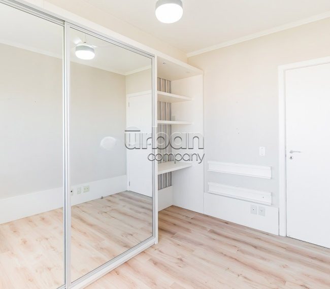 Apartamento com 105m², 3 quartos, 1 suíte, 2 vagas, no bairro Petrópolis em Porto Alegre