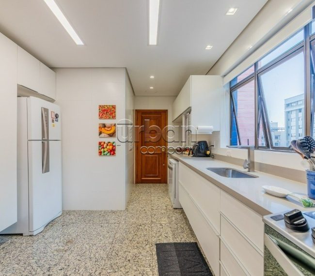 Apartamento com 171m², 3 quartos, 1 suíte, 2 vagas, no bairro Bela Vista em Porto Alegre